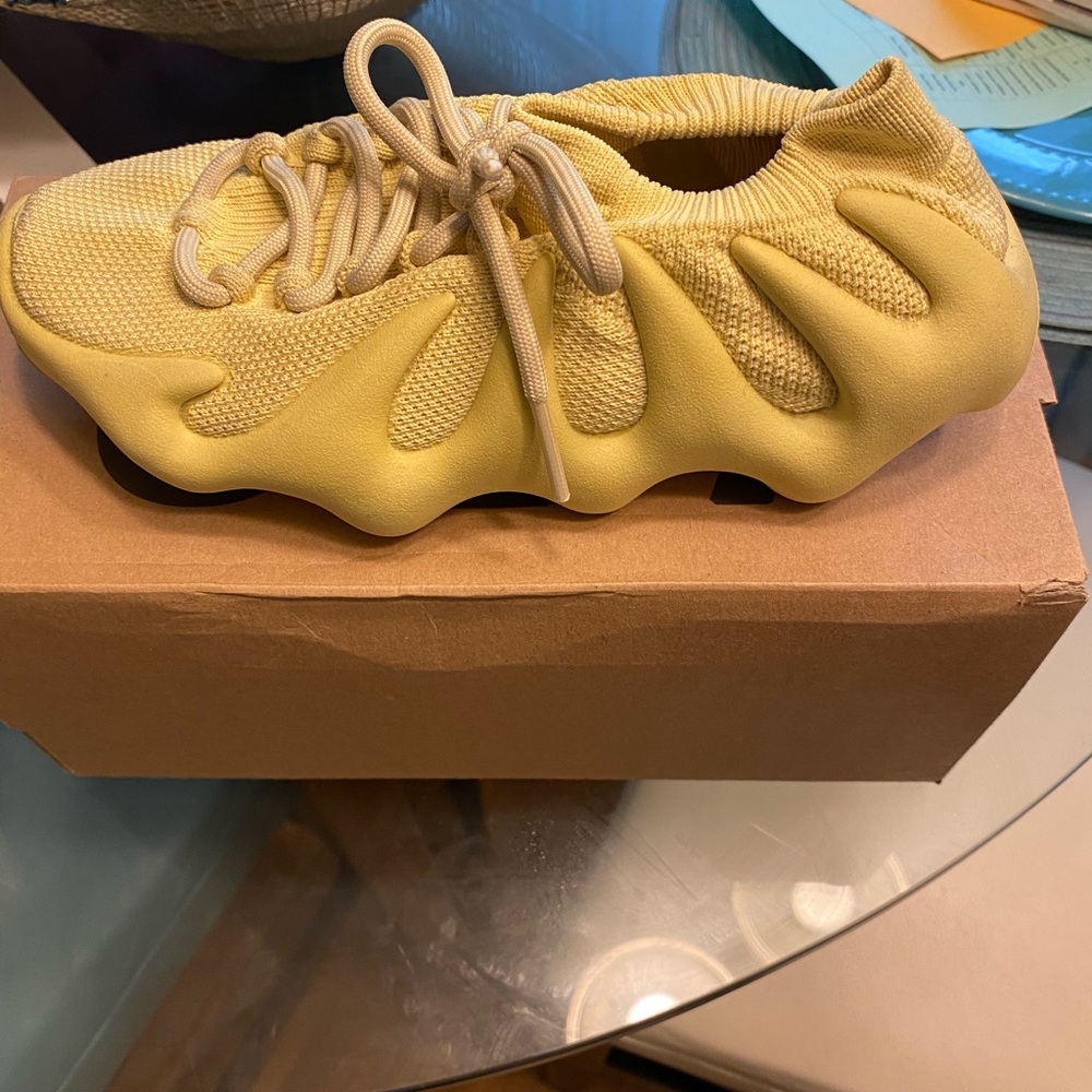 A size 4.5 kids 450 Yeezy